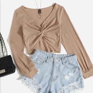Twist front knotted long sleeve cropped top